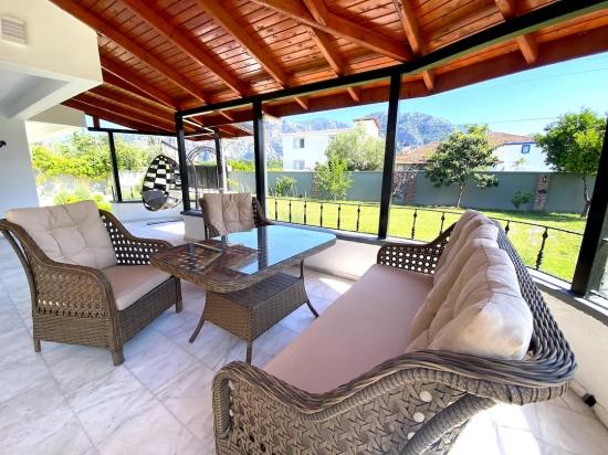 Dalyan Okçular Da Geniş Arsa Üzerinde Satılık Müstakil Villa