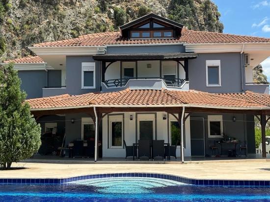 6.000 M² Özel Arazide Konumlanan Lüks Doğa Villası