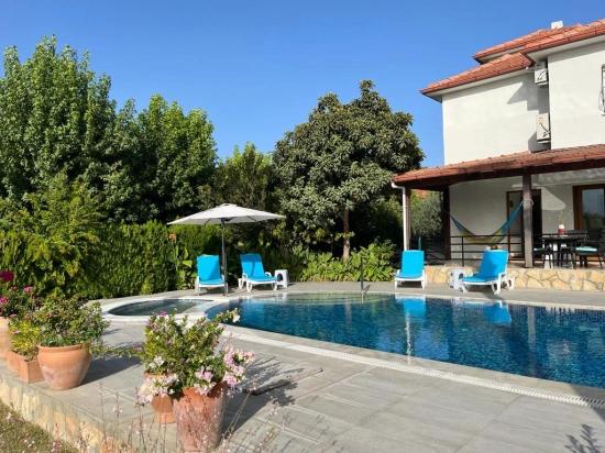 Dalyan Okçular'da 1000 M2 Arsa İçerisinde Satılık Dubleks