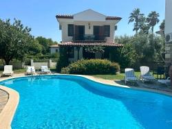 Gülpınar, Dalyan’da Şirin Bir Sitede İki Yatak Odalı Dubleks Villa