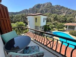 Gülpınar, Dalyan’da Şirin Bir Sitede İki Yatak Odalı Dubleks Villa