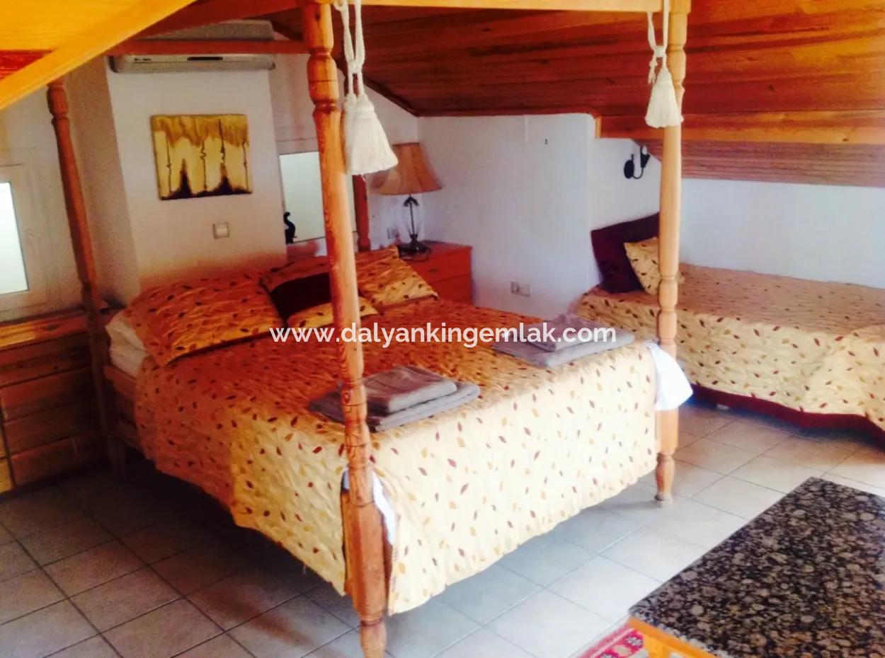 Dalyan Gülpınarda 1100 M2 Arsa İçerisinde Satılık Villa