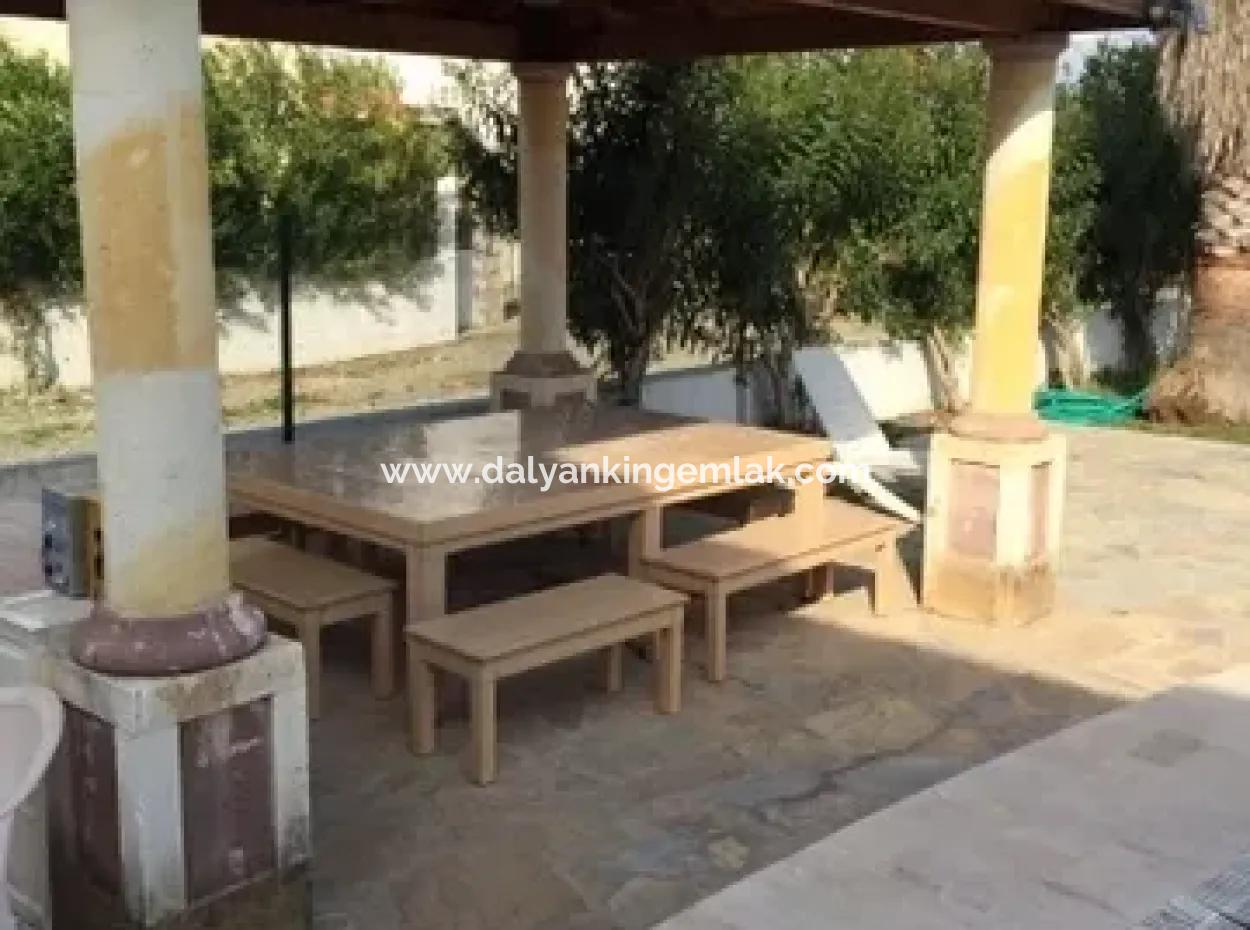 Dalyan Gülpınarda 1100 M2 Arsa İçerisinde Satılık Villa