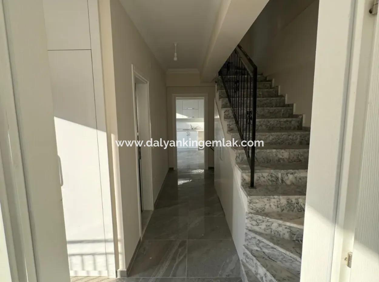 Ortaca Cumhuriyet Mahallesinde Satılık Dubleks Villa (Fiyat Düştü)