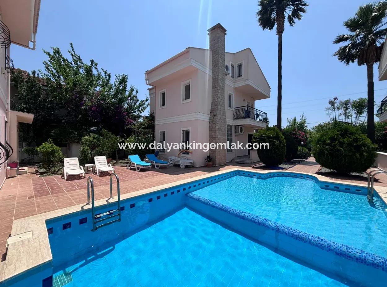 Dalyan Merkez De Satılık 3+1 Villa