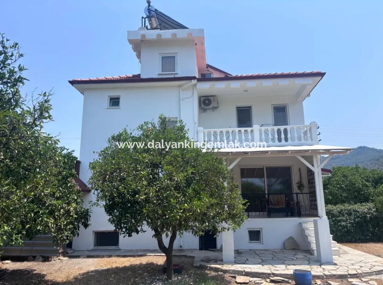 Okcular 3+2 Mustakıl Ev Ve Arsa