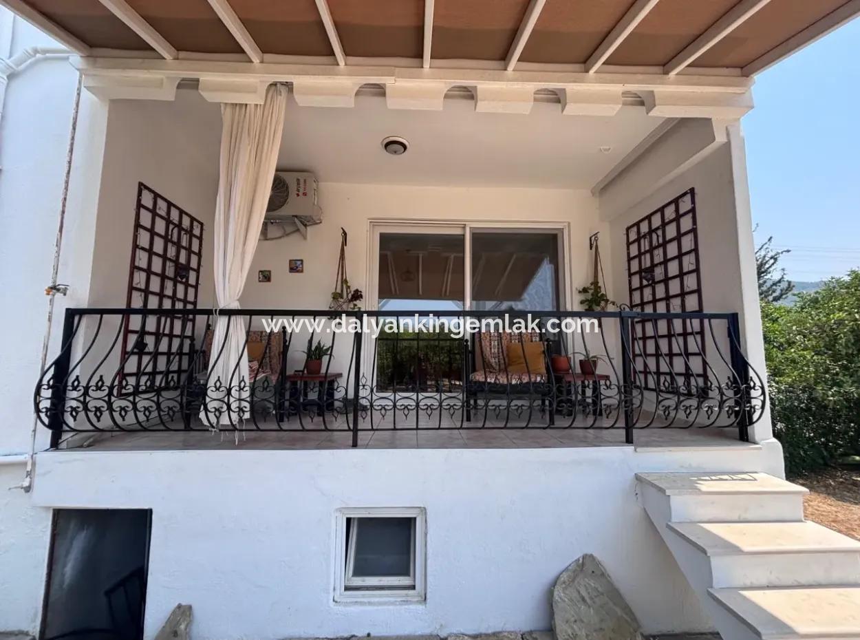 Okcular 3+2 Mustakıl Ev Ve Arsa