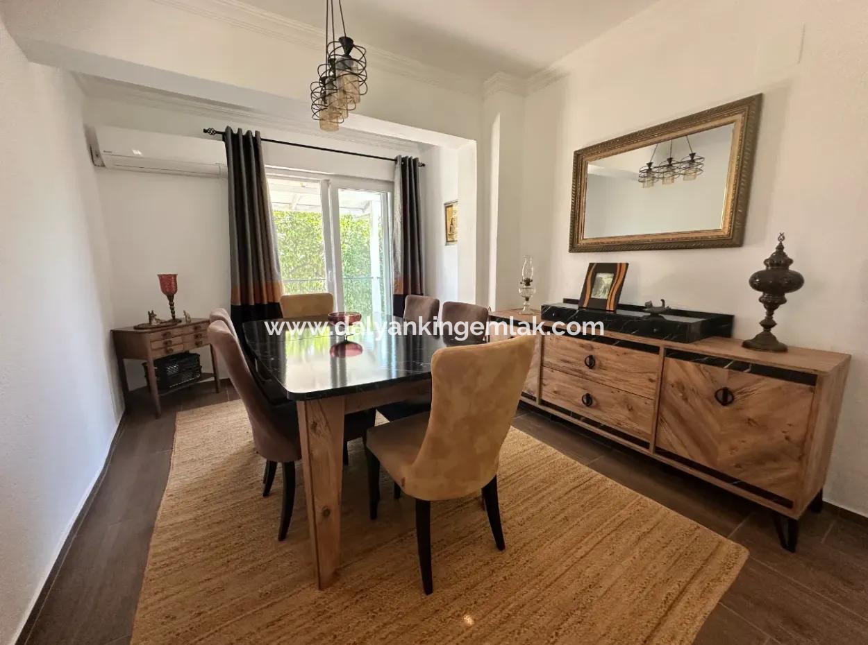 Okcular 3+2 Mustakıl Ev Ve Arsa