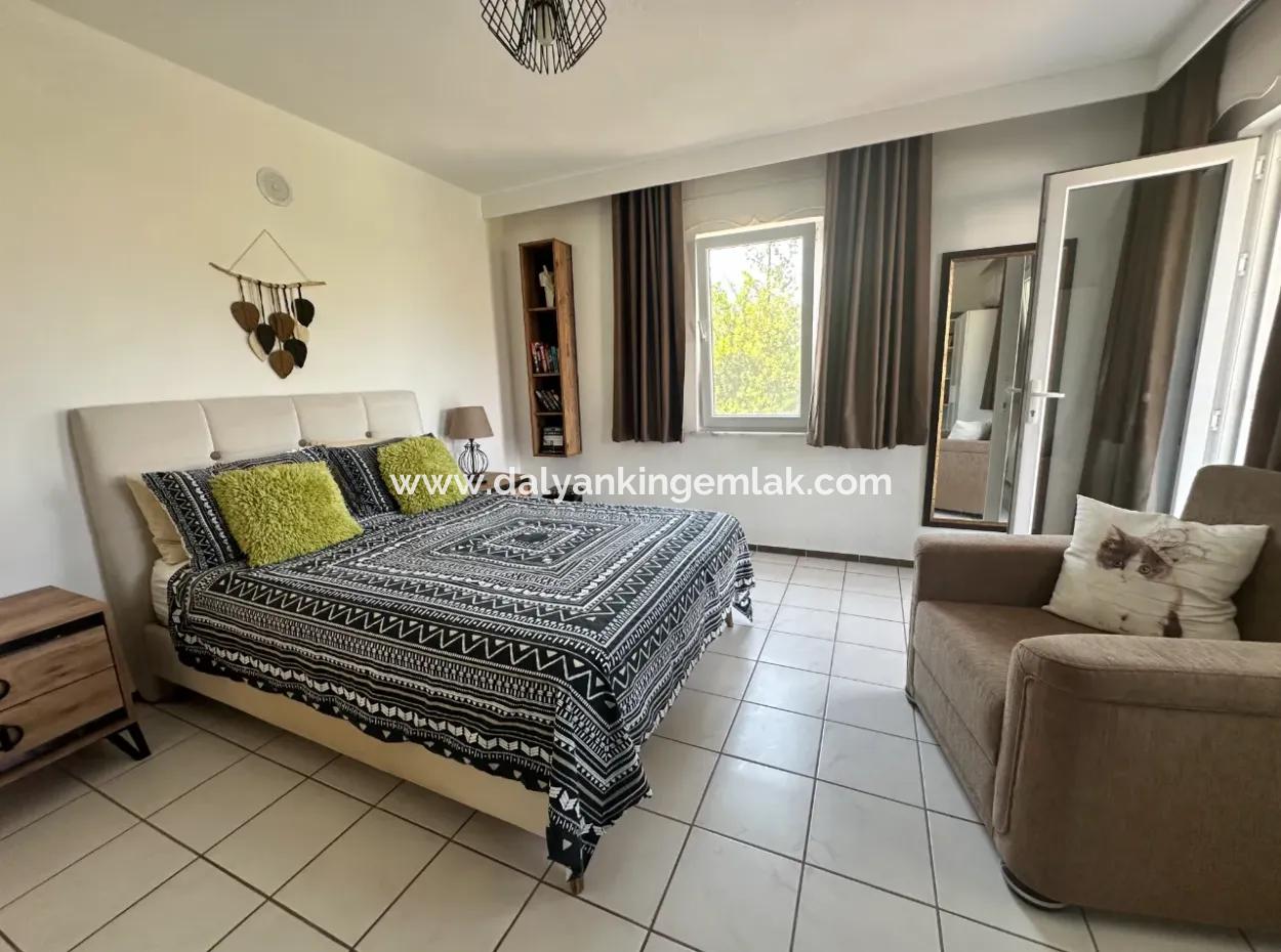 Okcular 3+2 Mustakıl Ev Ve Arsa