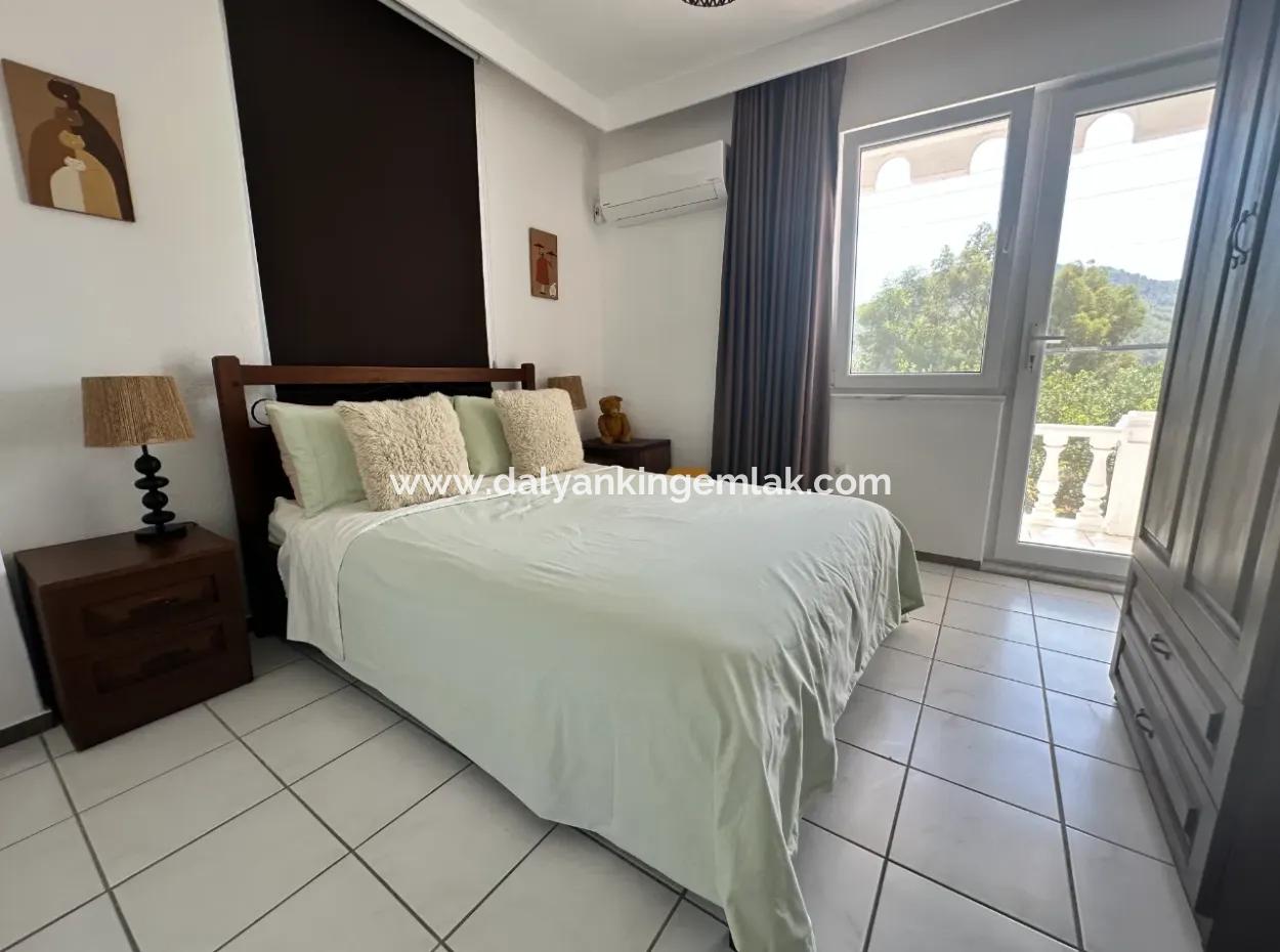 Okcular 3+2 Mustakıl Ev Ve Arsa