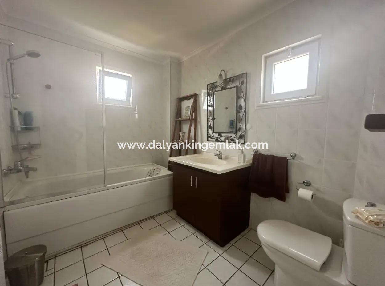 Okcular 3+2 Mustakıl Ev Ve Arsa