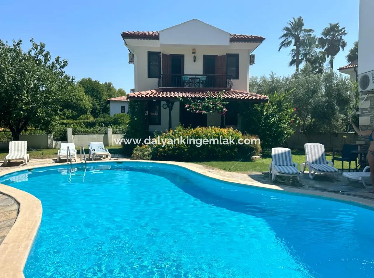 2+1 Nehir Yanında Villa