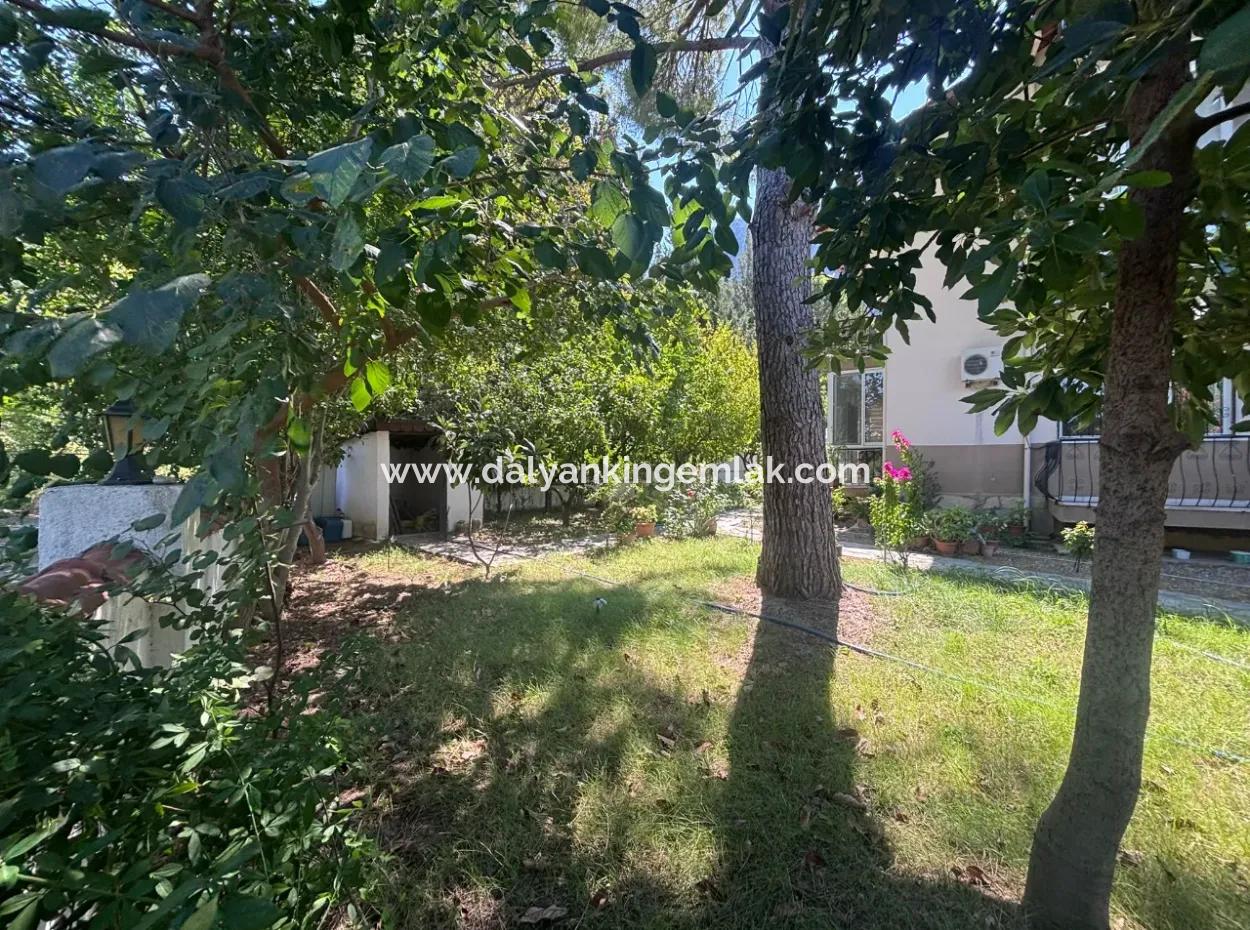 Dalyan Marmarlı Da 4011 M2 Arsa İçerisinde Satılık Villa