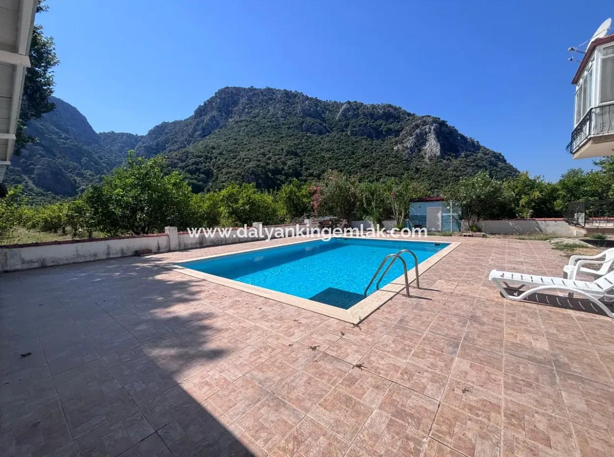 Dalyan Marmarlı Da 4011 M2 Arsa İçerisinde Satılık Villa