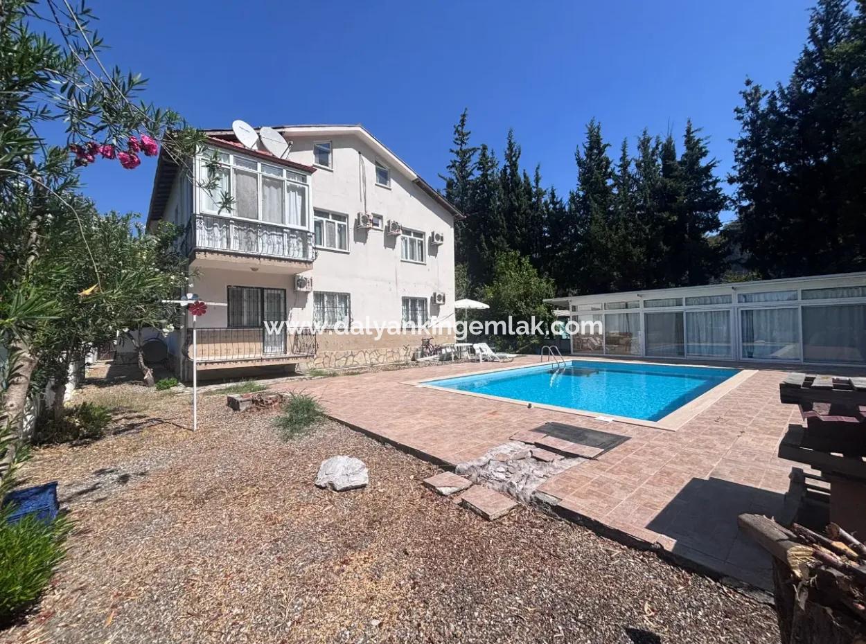 Dalyan Marmarlı Da 4011 M2 Arsa İçerisinde Satılık Villa