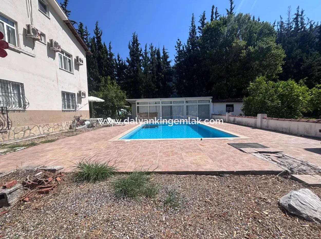 Dalyan Marmarlı Da 4011 M2 Arsa İçerisinde Satılık Villa