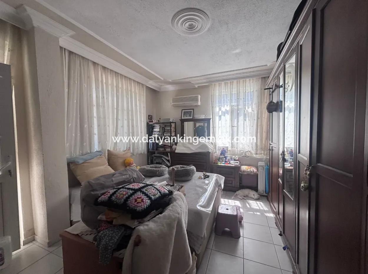 Dalyan Marmarlı Da 4011 M2 Arsa İçerisinde Satılık Villa