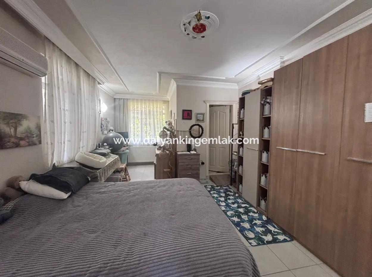 Dalyan Marmarlı Da 4011 M2 Arsa İçerisinde Satılık Villa