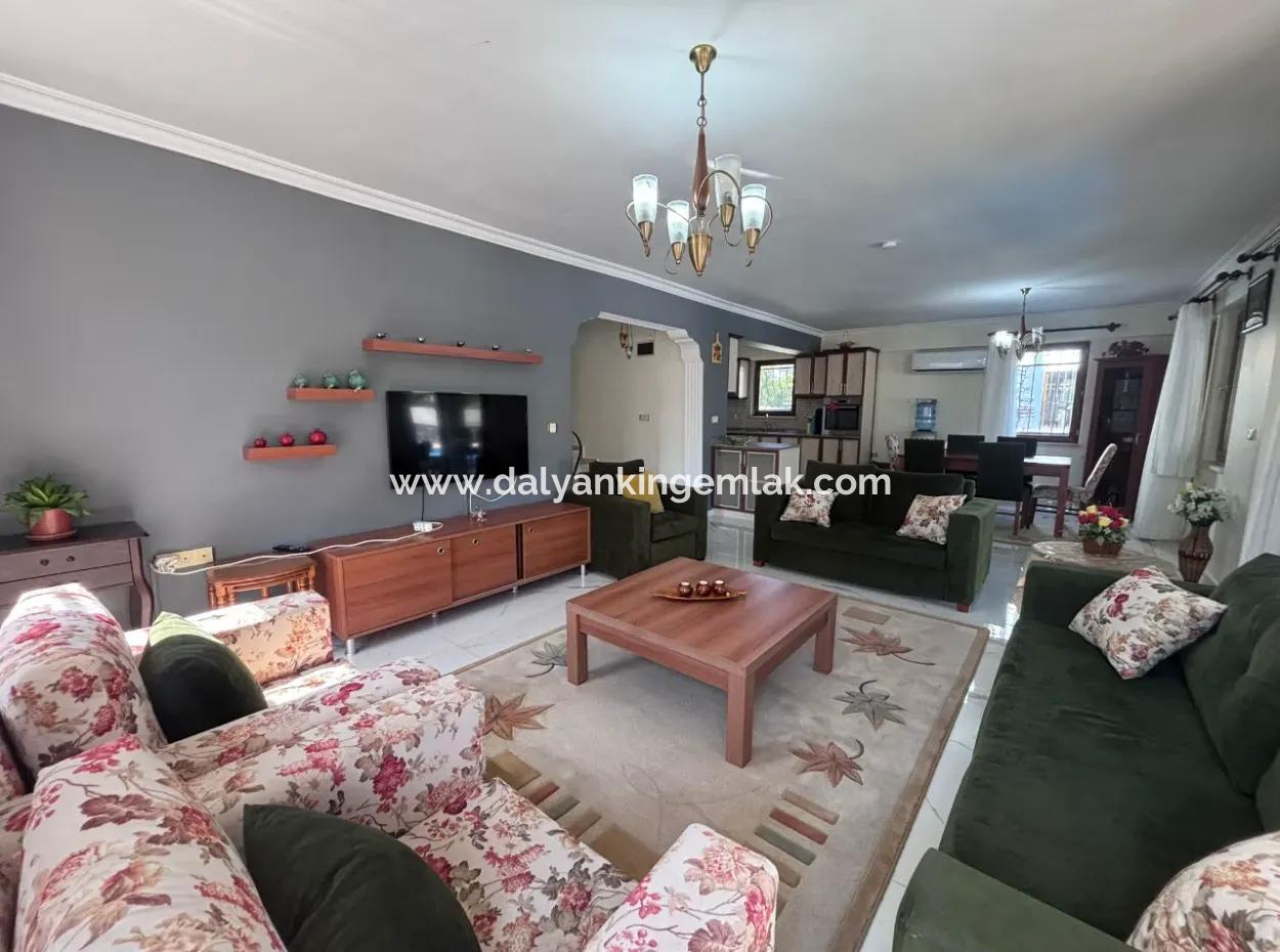 Dalyan Merkez 'De Satılık Triplex Villa