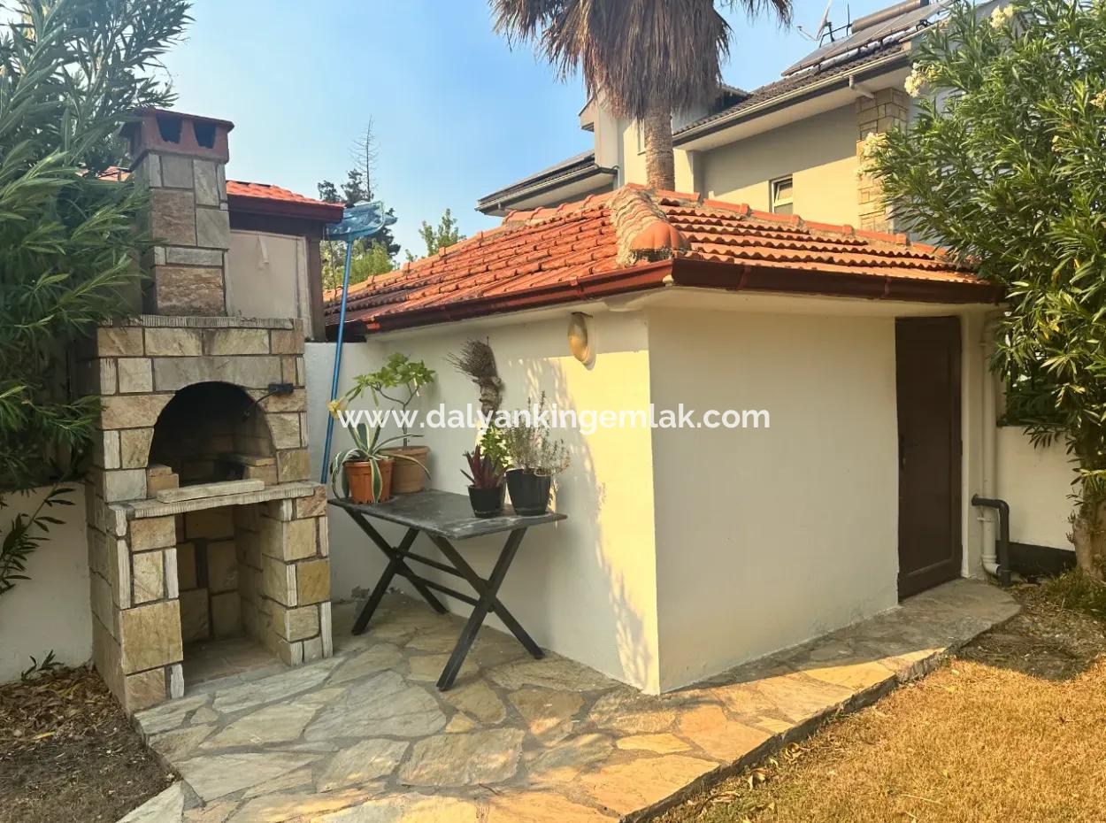 Dalyan Maraşta 980 M2 Arsa İçerisnde Müstakil Villa