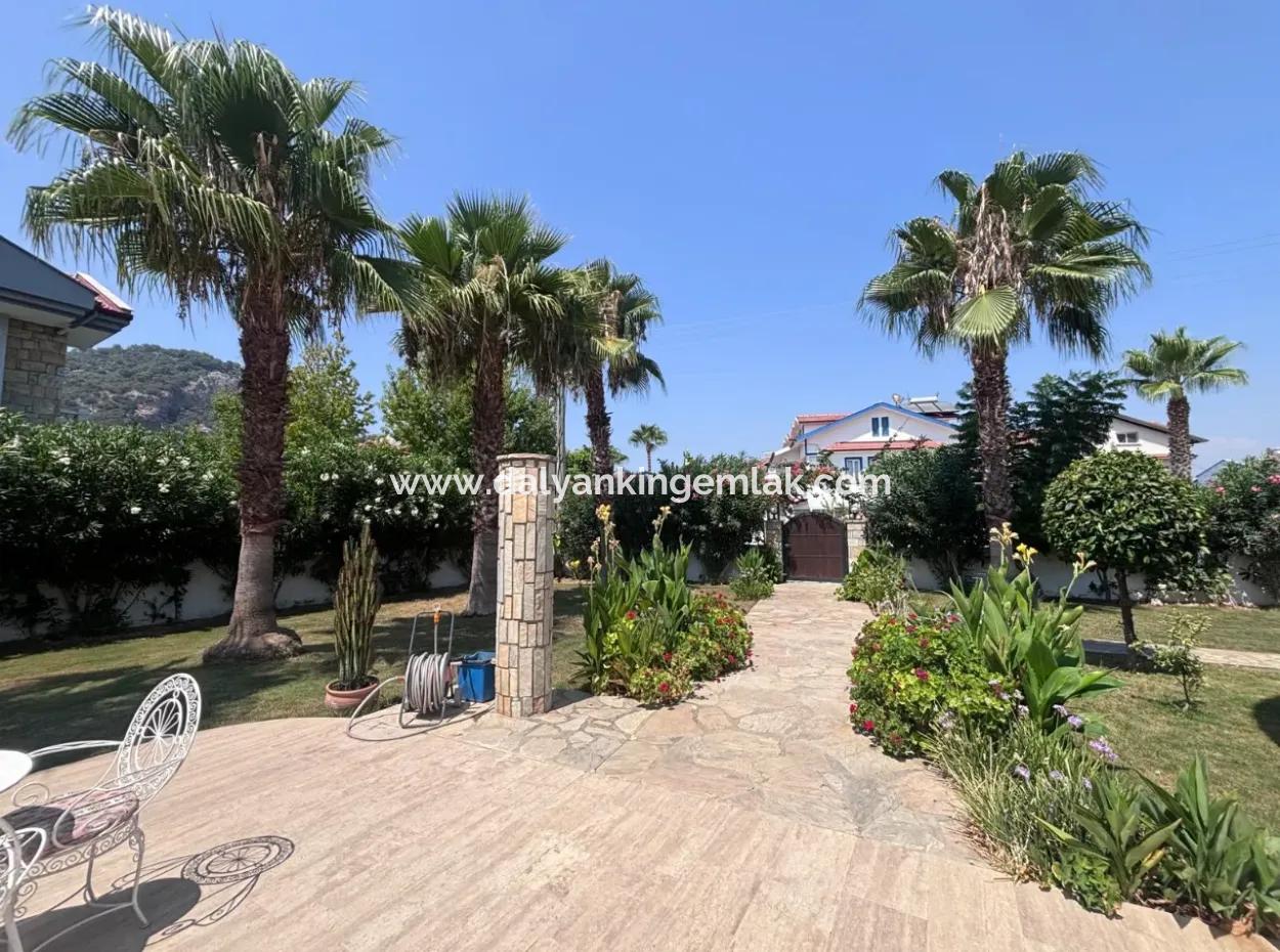 Dalyan Maraşta 980 M2 Arsa İçerisnde Müstakil Villa