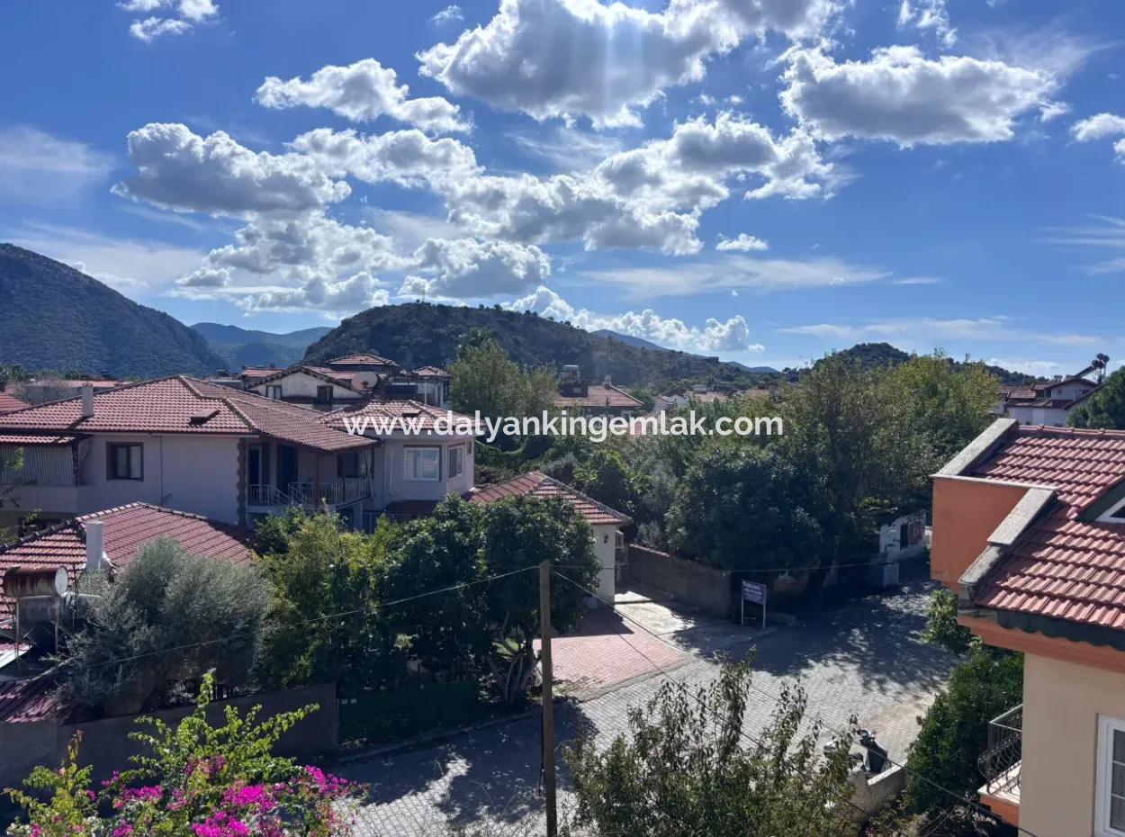 Dalyan Merkezde Satılık Tripleks Villa