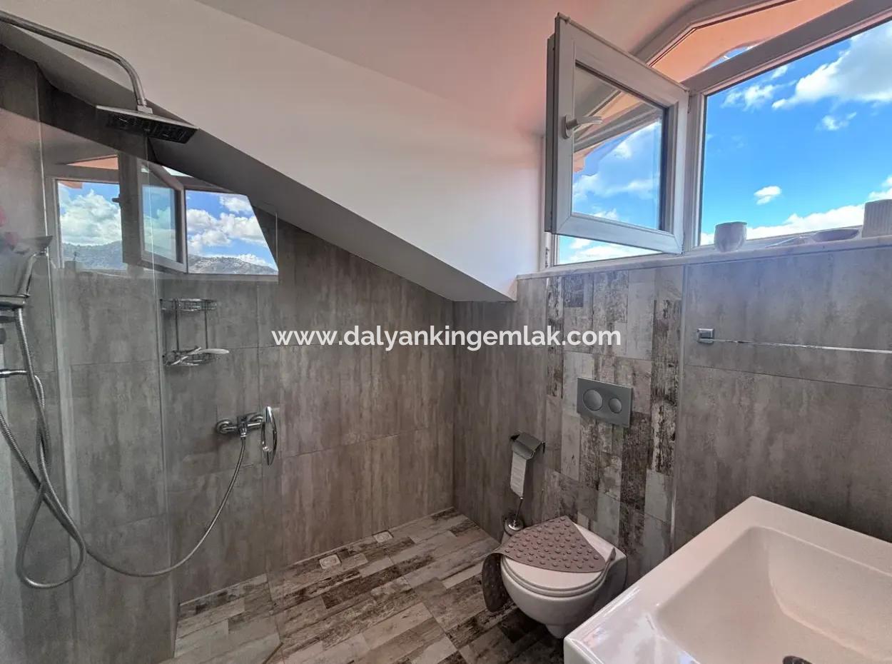 Dalyan Merkezde Satılık Tripleks Villa