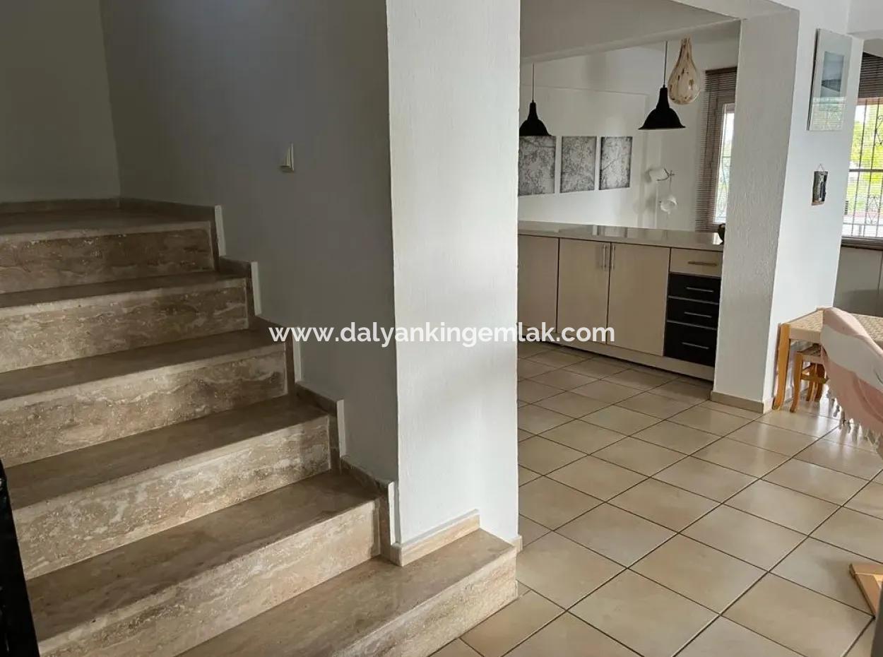 Dalyan Okçular Da 1000 M2 Arsa İçersinde Satılık Villa