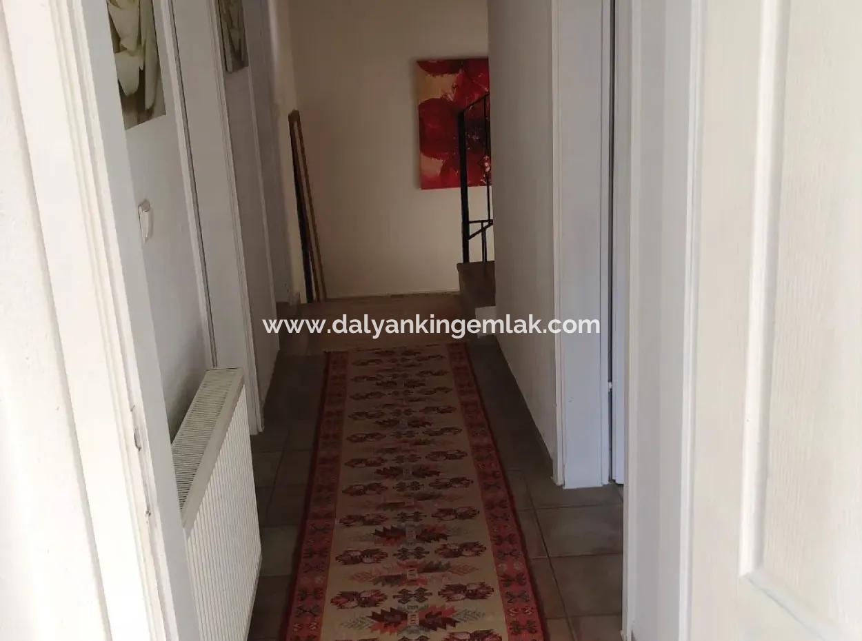 Dalyan Okçular Da 1000 M2 Arsa İçersinde Satılık Villa