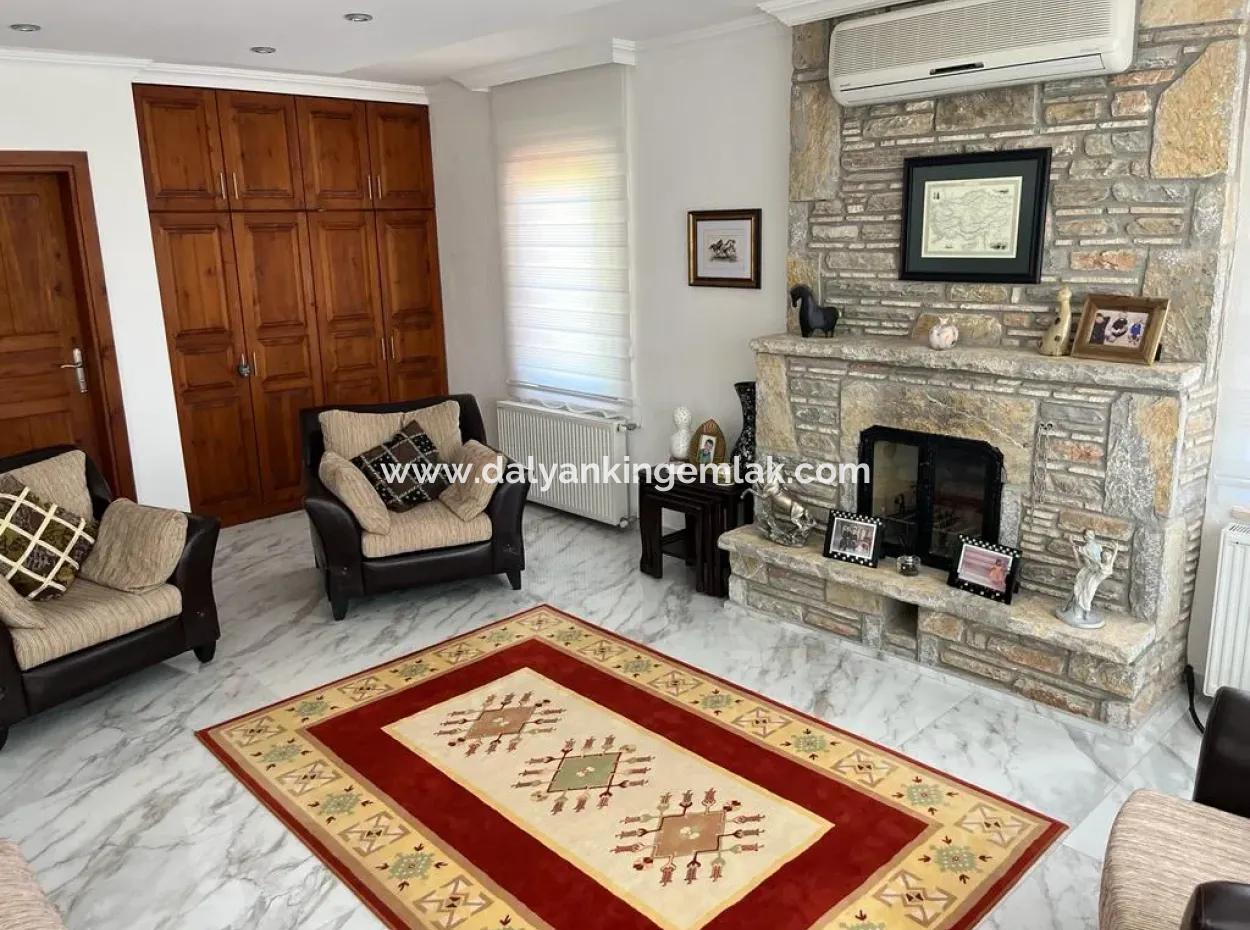 Dalyan Arıkbaşın Da 880 M2 Arsa İçersinde Satılık Villa