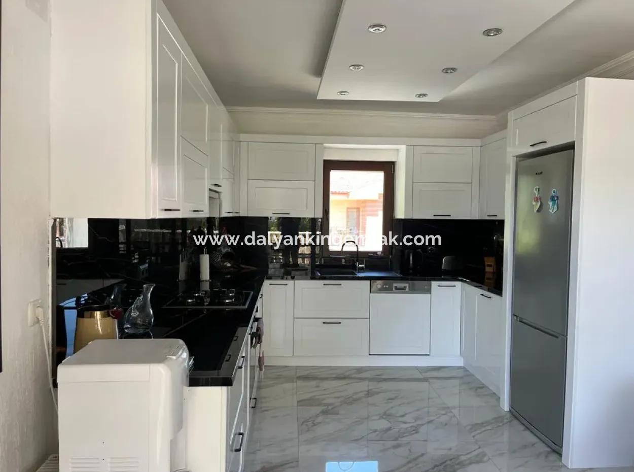 Dalyan Arıkbaşın Da 880 M2 Arsa İçersinde Satılık Villa