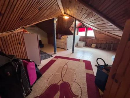 Dalyan Merkezde Ortak Havuzlu Eşyalı Triplex Villa