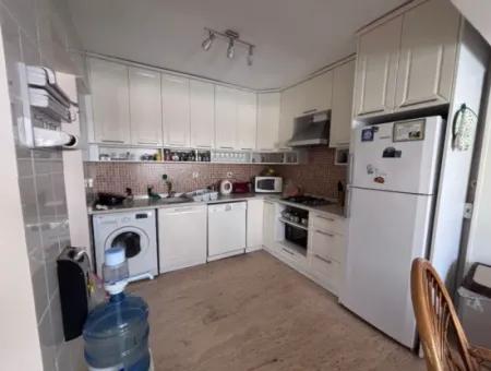 Dalyan Merkezde Ortak Havuzlu Eşyalı Triplex Villa