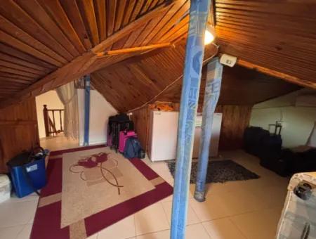Dalyan Merkezde Ortak Havuzlu Eşyalı Triplex Villa
