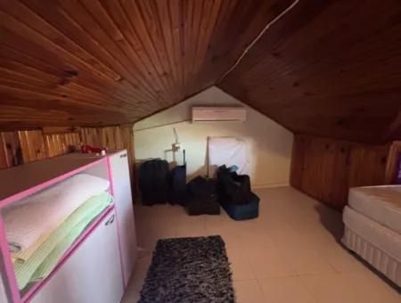 Dalyan Merkezde Ortak Havuzlu Eşyalı Triplex Villa