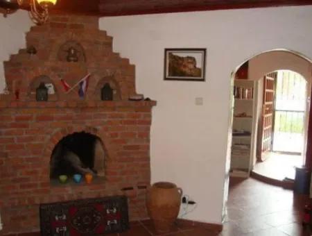 Dalyan Arıkbaşı Nda Satılık 1357 M2 Arsa İçersinde Bungalow